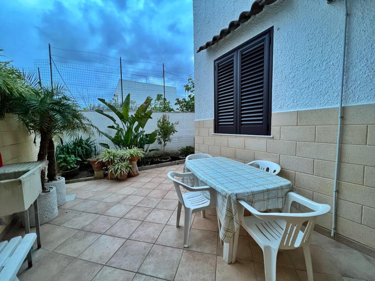 Casa Vacanza Rita Marina Di Pescoluse Esterno foto